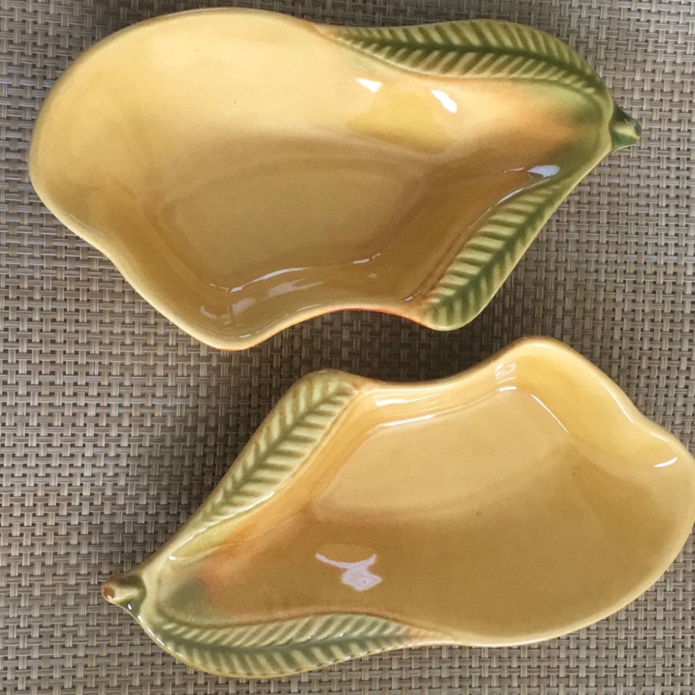 CALIF USA Pear dishes 252